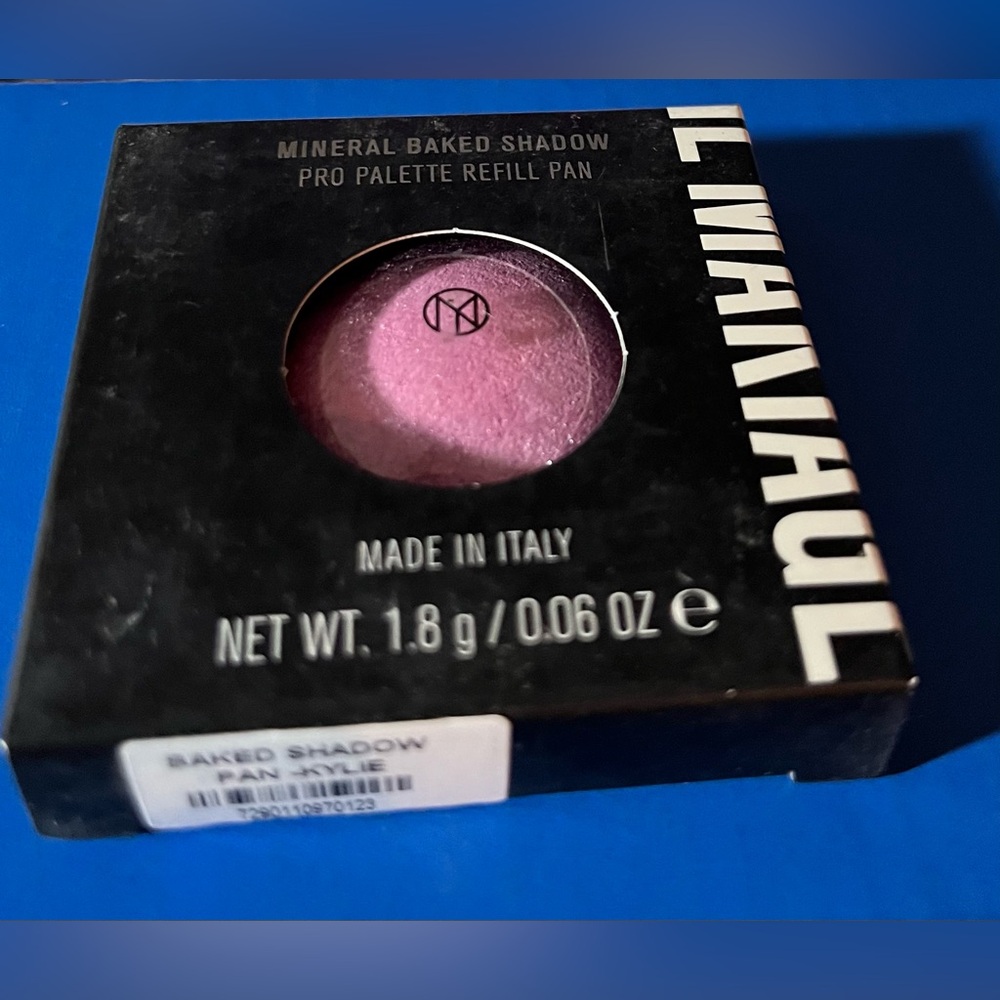 IL MAKIAGE MINERAL BAKED SHADOW PRO PALETTE REFILL PAN